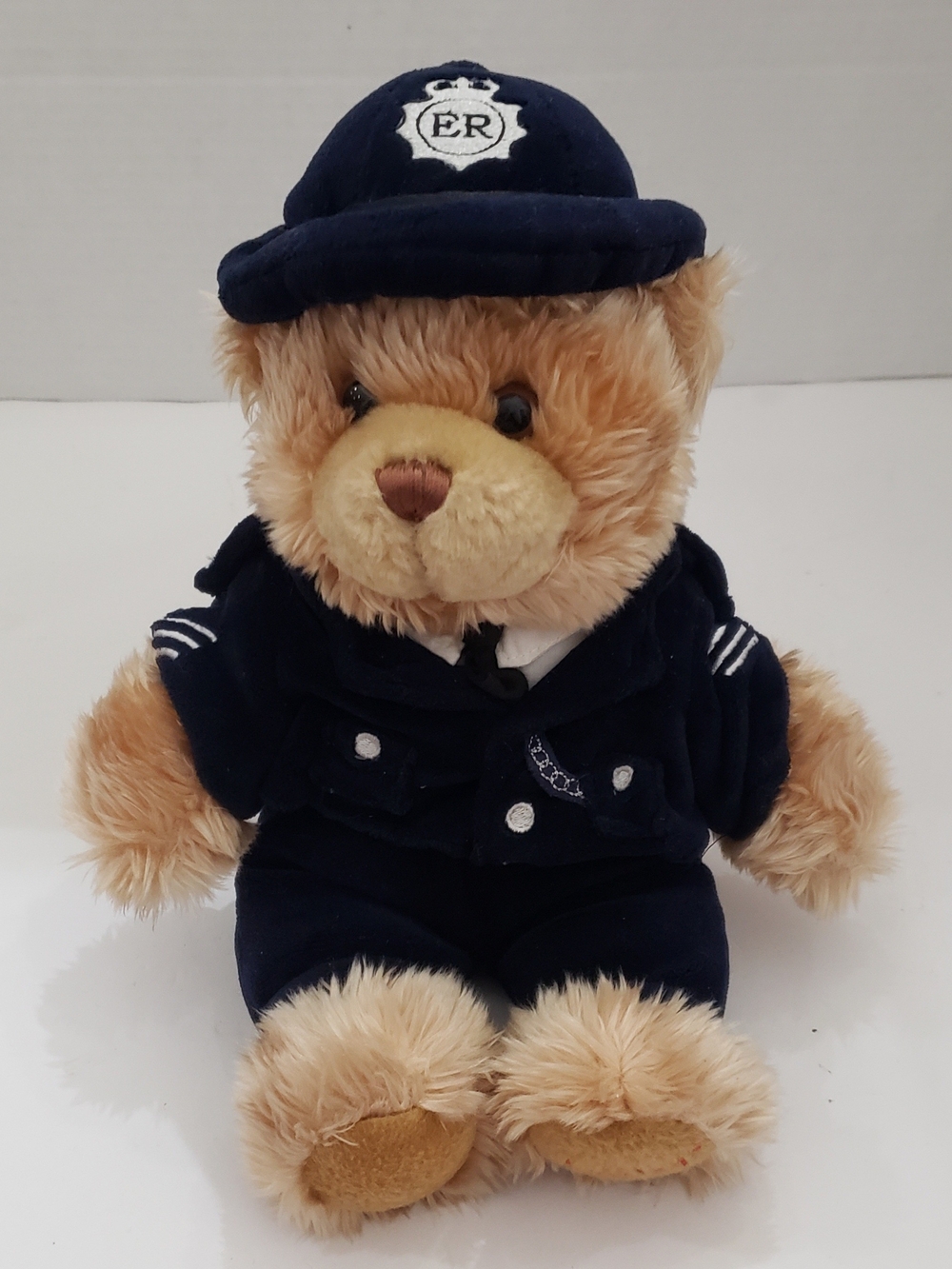 Hamleys Royal ER Police Officer Plush Bear London Souvenir.